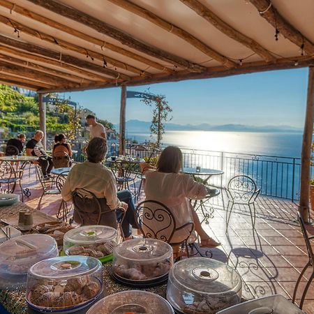 Villa Pino Фуроре Экстерьер фото